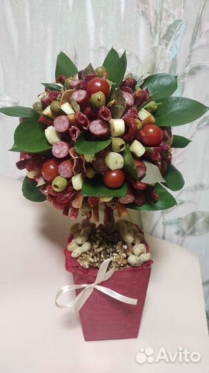 Съедобные букеты женские и мужские