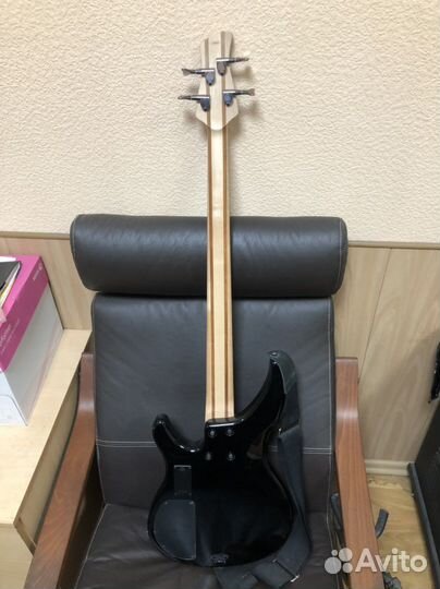 Бас гитара Yamaha