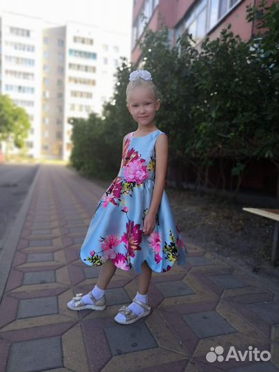 Нарядное платье для девочки 116 122