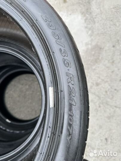 Pirelli P Zero 295/35 R21