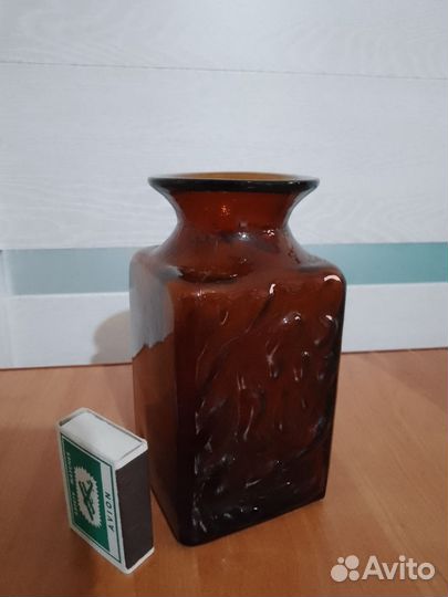 Лебедь с чайными ложками