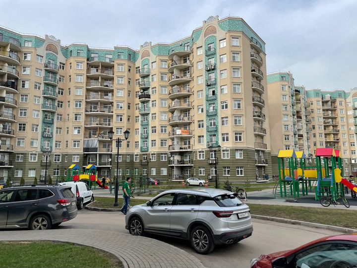 2-к. квартира, 56 м², 4/10 эт.