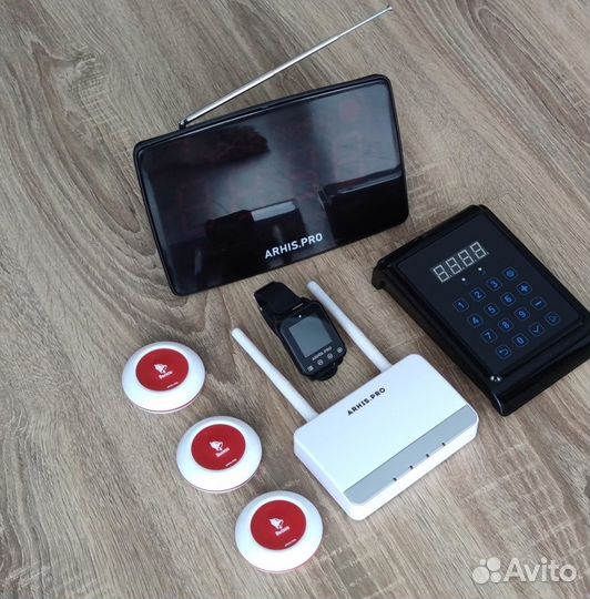 Кнопка вызова персонала, часы, табло, пуль, репите