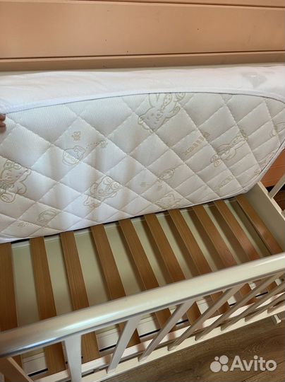 Комплект детская кроватка с маятником, матрас, кпб