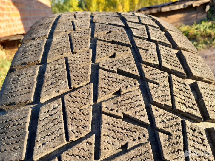 Bridgestone Blizzak DM-V1 285/60 R18