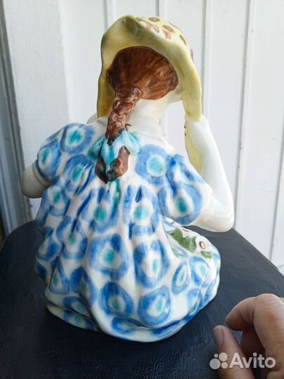 Фарфор СССР зик статуэтка девочка в жёлтом