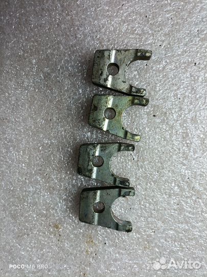 Кронштейн топ. форсунки Mitsubishi Grandis chariot