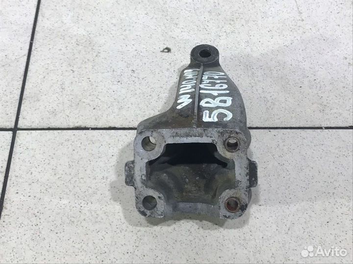 Кронштейн двигателя