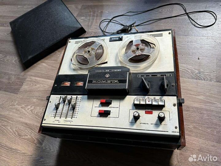 Катушечный магнитофон Комета 212 СССР