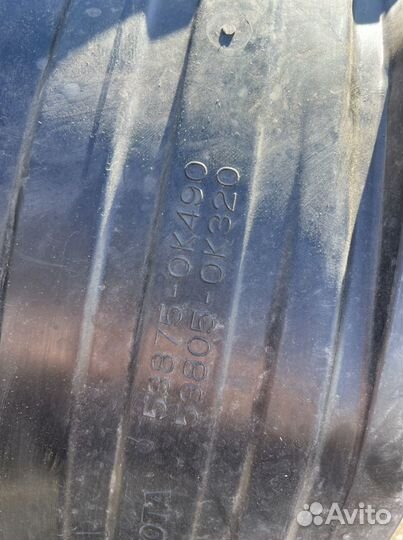 Подкрылок передний правый Hilux 2021