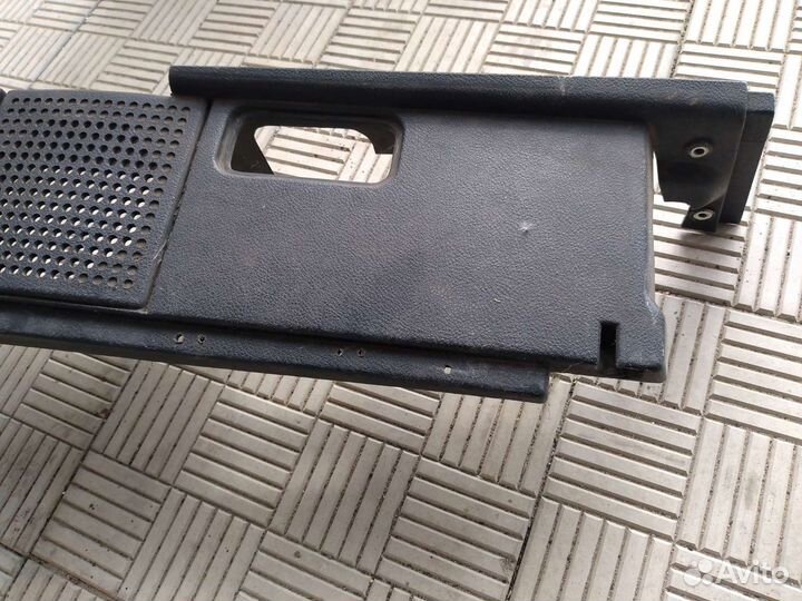 Полкодержатель левый 2108