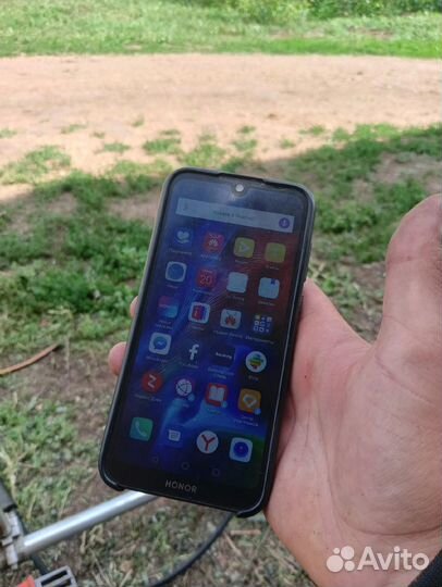 Телефон honor 8s