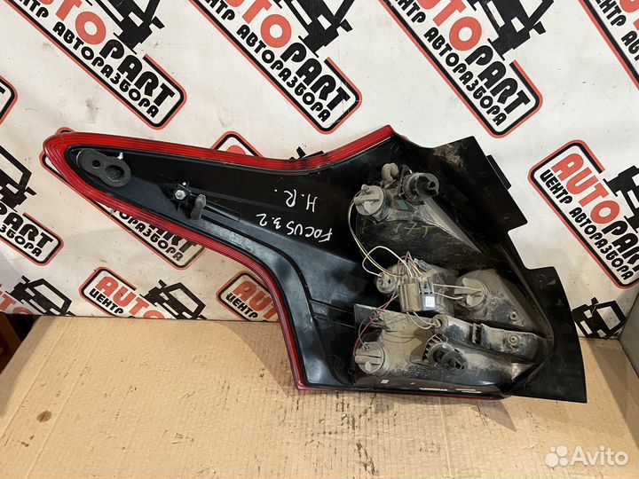 Фонарь задний правый Ford Focus 3