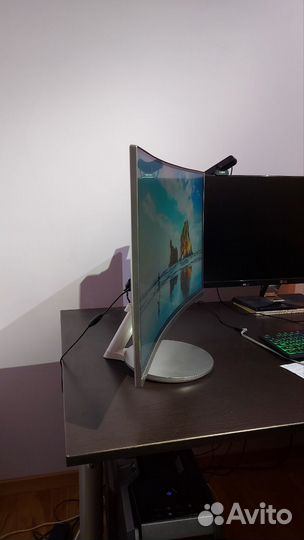 Монитор Samsung C27F591FDI