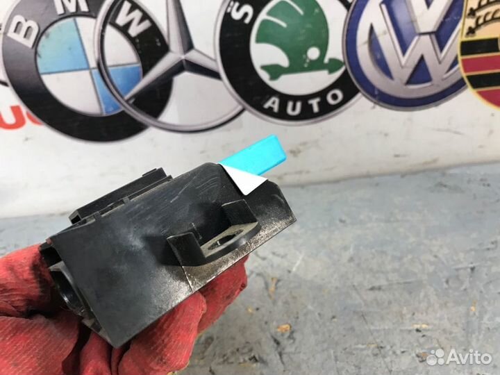 Блок управления топливным насосом Audi Q3 8U 1