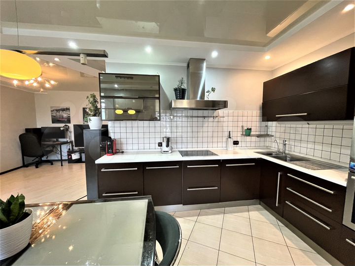 3-к. квартира, 79,4 м², 6/6 эт.