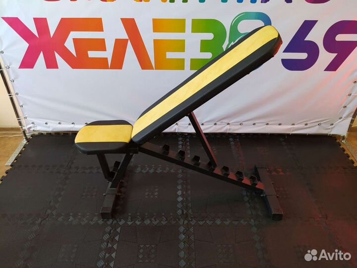 Скамья для жима и гантели по 19 кг (вес каждой)