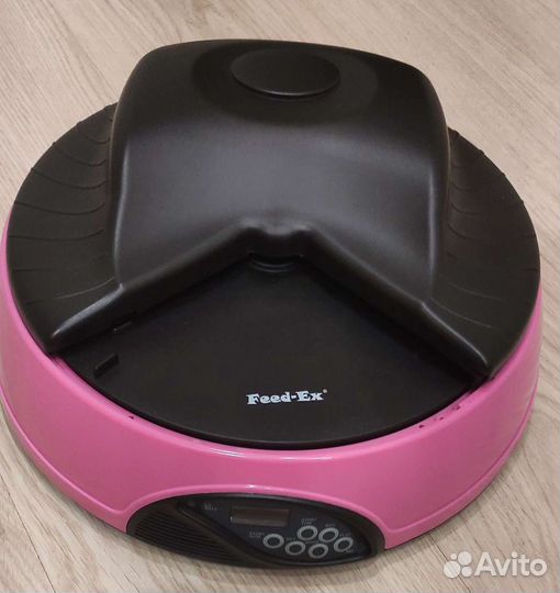 Автоматическая кормушка для кошек и собак