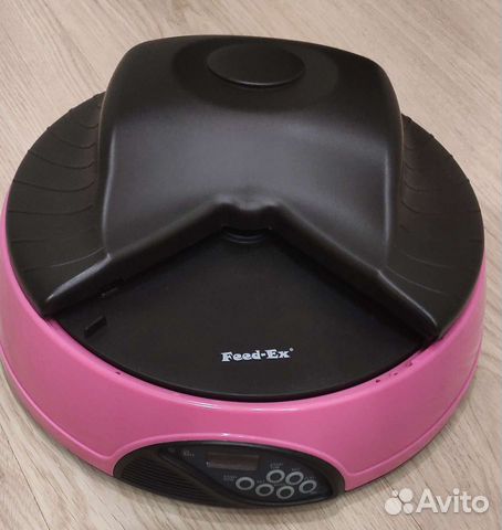 Автоматическая кормушка для кошек и собак