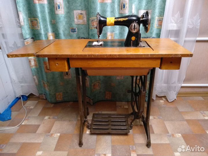 Швейная машина Подольск ножная