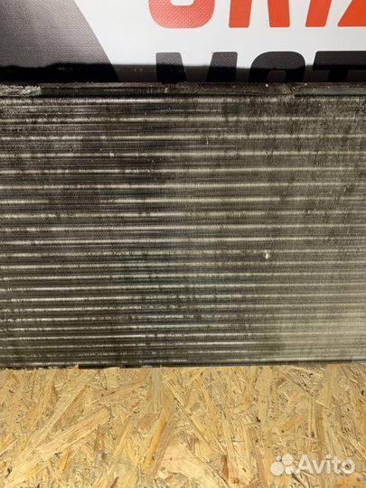 Радиатор охлаждения двигателя Volkswagen Golf A6