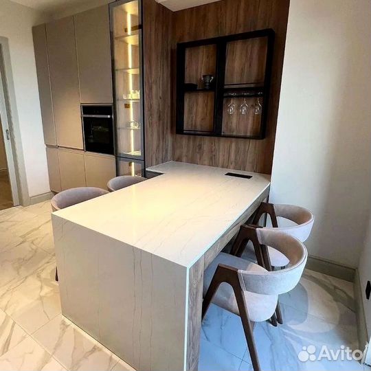 Кухонный гарнитур в современном стиле на заказ