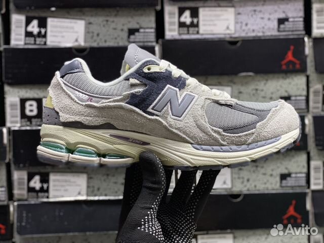 Кроссовки New Balance 2002