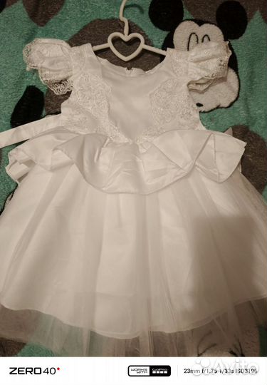 Нарядное платье для девочки новое 90-100