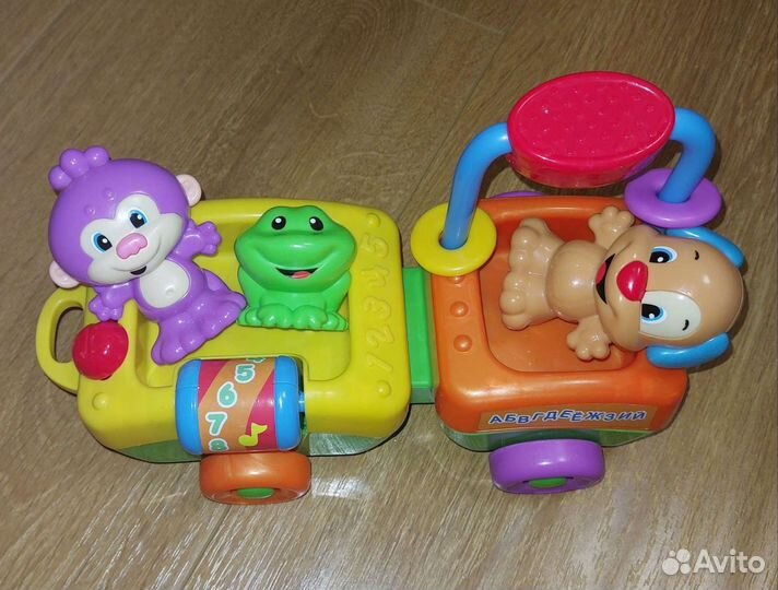 Паровозик fisher price
