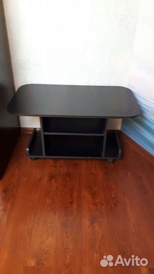 Тумба под телевизор или просто журнальный столик