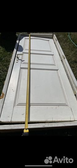 Дверь входная деревянная с коробкой