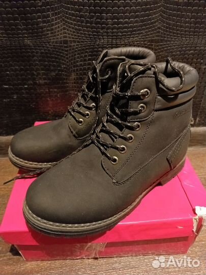 Ботинки женские 37 размер новые, большемерят