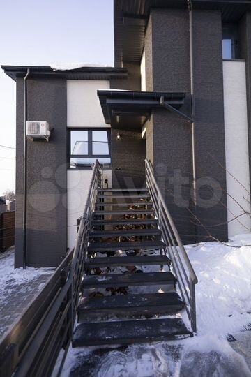 Коттедж 214 м² на участке 6 сот.