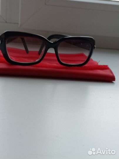 Солнцезащитные очки Revlon