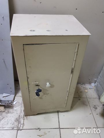 Сейф металлический