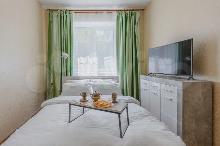 1-к. квартира, 42 м², 1/3 эт.