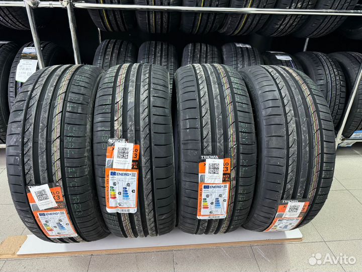 Tracmax X-Privilo TX3 255/35 R20 128