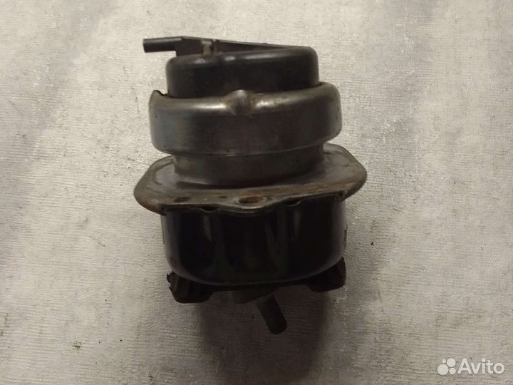 Опора двигателя правая BMW X5 E70 X6 E71 3.0D