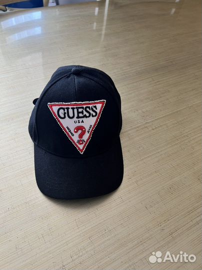 Кепка женская Guess
