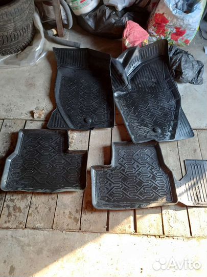 Автомобильные коврики резиновые