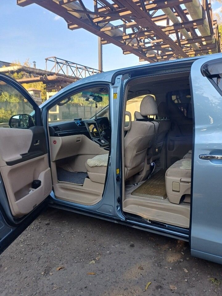 Toyota Alphard: фото из отзыва