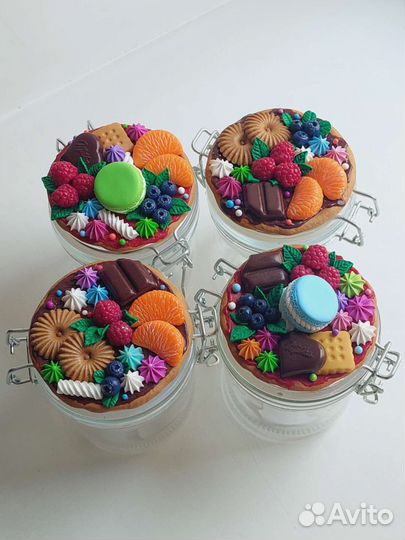 Баночка с декором из полимерной глины