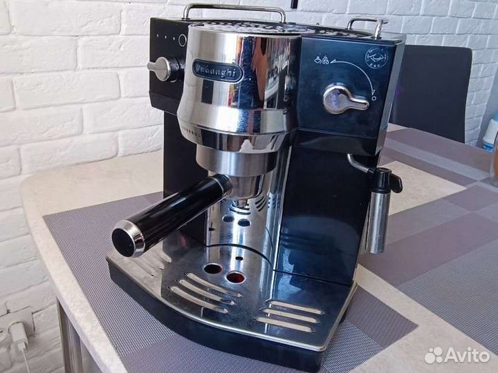 EC820 Delonghi кофеварка рожковая