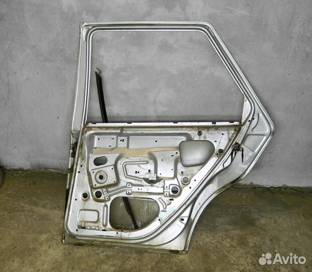 Дверь задняя правая Ford Fiesta 4