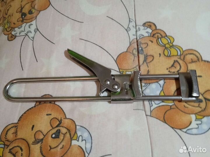 Продам металлическую Открывашку для банок