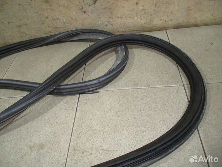 Уплотнитель багажника Ford Explorer V (U502) 2011