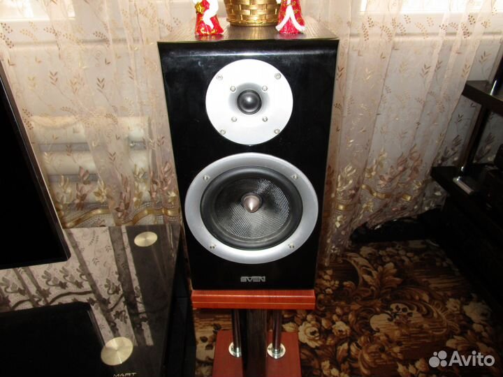 Колонки с подставками