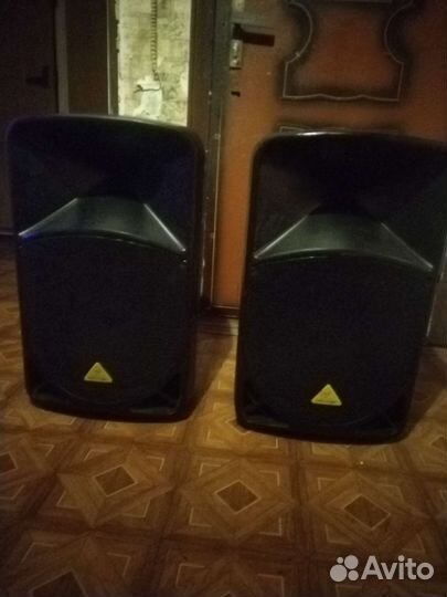 Активные колонки behringer b115d