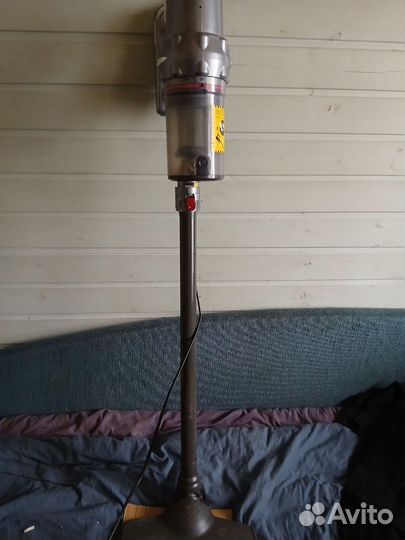 Вертикальный пылесос