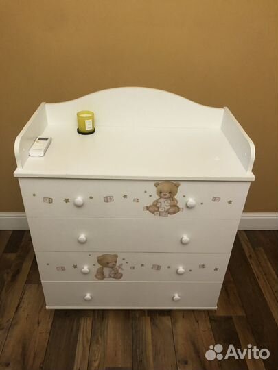 Кроватка круглая и комод